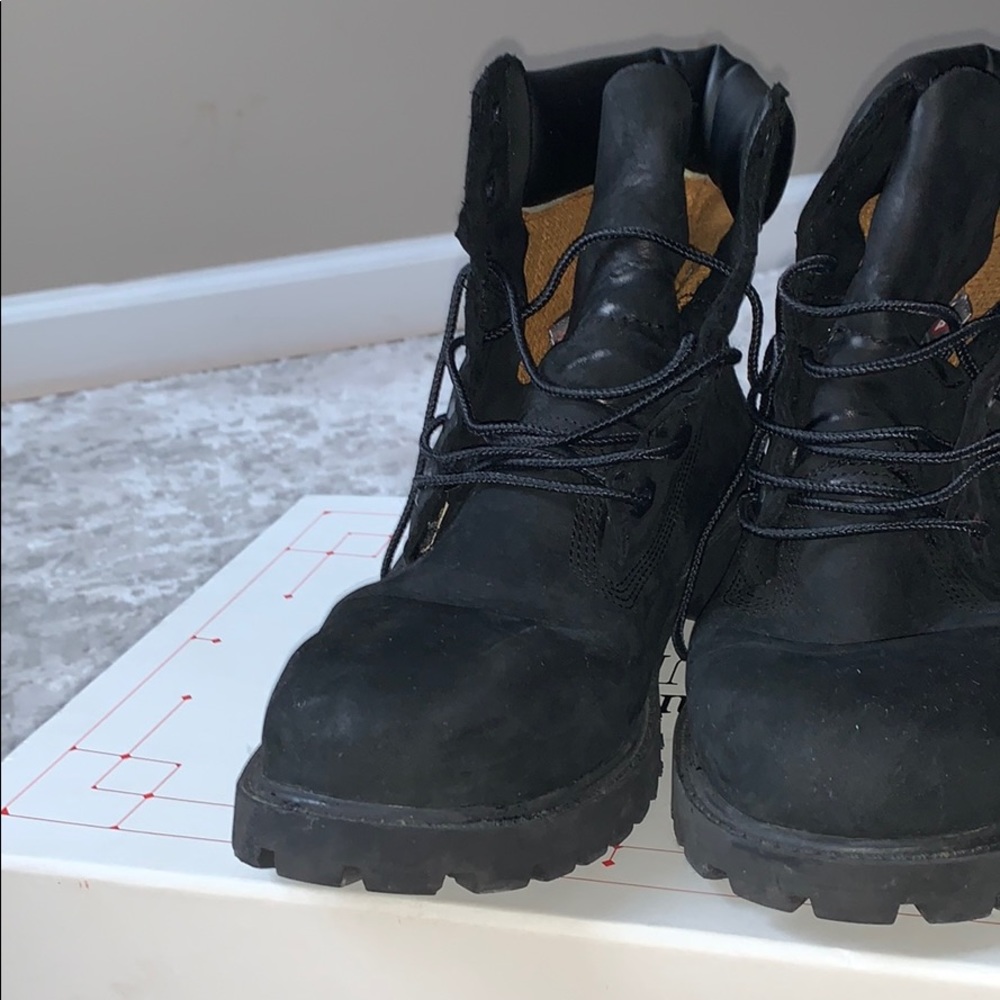 Black Timberlans - Picture 2 of 4